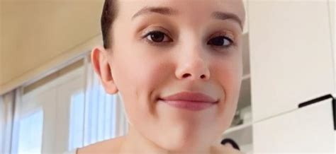 millie bobby brown tetas|Millie Bobby Brown Frees The Nipple In Skimpy Pajamas